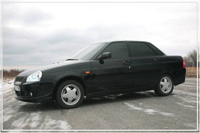 Продажи автомобилей в России упали на 37%