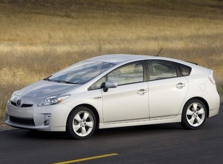 Продажи автомобилей в Японии за ноябрь выросли на треть